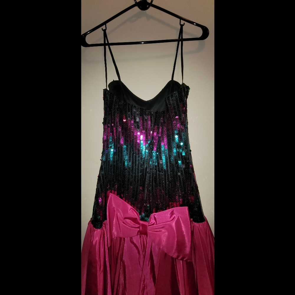 💕 Vintage Sequin Dress - Free Matching Purse and Earrings 💕 - Picture 3 of 12